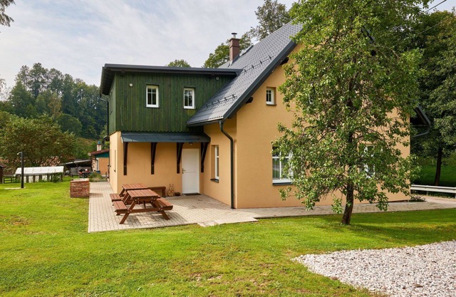 Bonito apartamento para 5 personas con WIFI, TV, patio, vista panorámica y aparcamiento