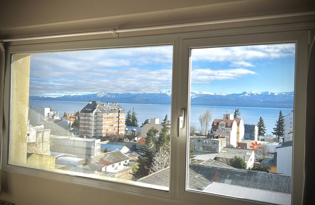Beautiful Apartment Downtown, Amazing Lake Views JF1 by Apartments Bariloche