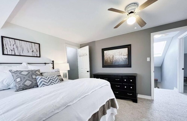 Beautiful, Cozy (cottage like) 3 Bedroom, 2 bath Home