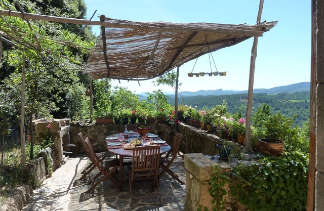 Ardèche Muy bonita casa antigua de piedra, grandes vistas, gran calma