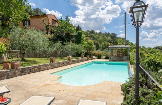 Casa de vacaciones privada con piscina privada, WIFI, TV, patio, mascotas permitida, aparcamiento