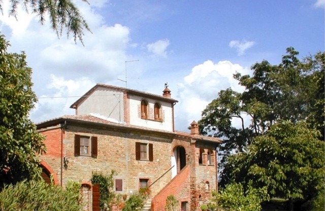 Beautiful villa with swimming pool ideal for families