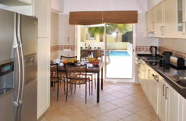 Preciosa casa de vacaciones con piscina privada, WIFI, A/C, TV, terraza y aparcamiento