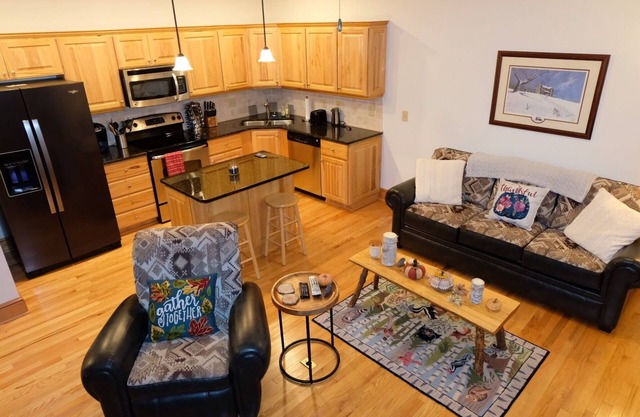 Hermoso condominio de 1 BD / 1 BA Echota con una magnífica vista del abuelo Mtn