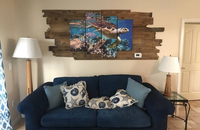 Hermoso apartamento de 1 dormitorio / 1 baño casa de campo a pocos pasos de la playa y el río