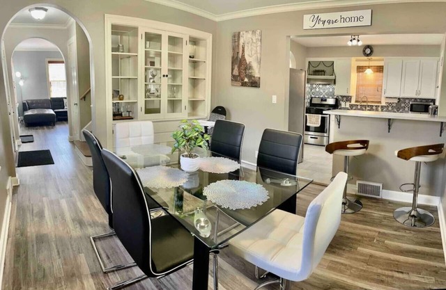 Beautiful 10-Person Home ~Game Room~Pet Friendly