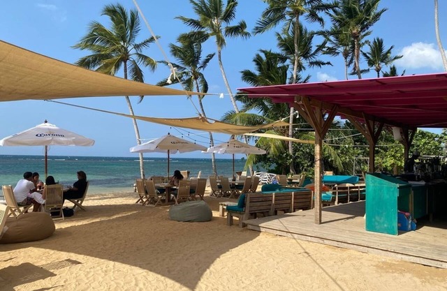 Beautiful 1BR in front of the beach with pool spa restaurant