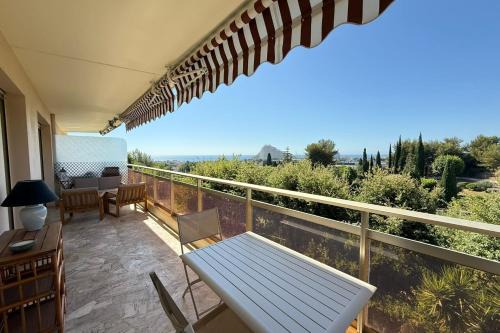 Beautiful 2-bedroom apartment with sea view - swimming pool - tennis court