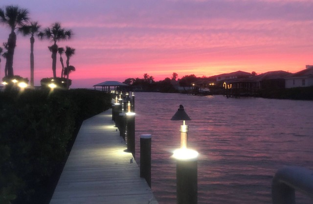 Hermoso condominio de 2 dormitorios frente al río en la playa en el área de Cabo Cañaveral!