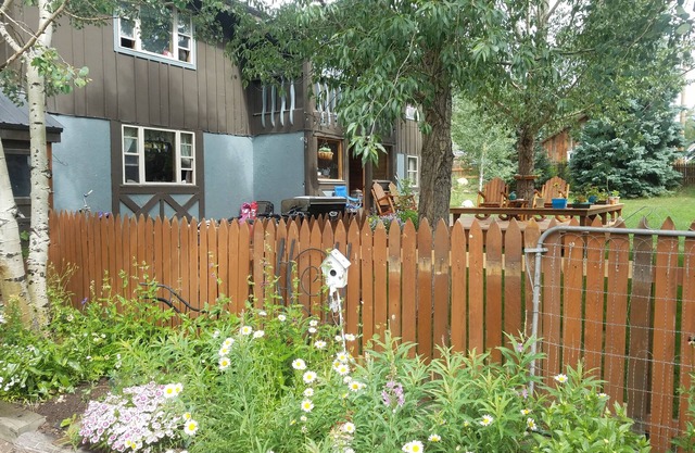 Hermoso apartamento de 2 dormitorios en el corazón del distrito histórico de Crested Butte.