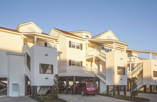 Beautiful 2 bedroom unit at resort, sleeps 8