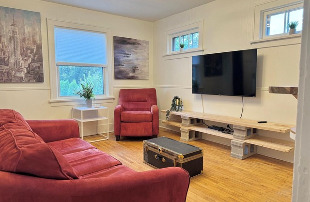 Beautiful 2-bedroom character home in the heart of downtown Thunder Bay