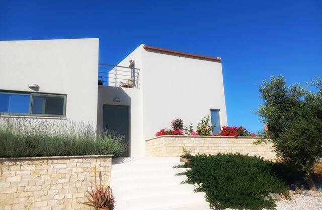 Beautiful 2 bedroom villa in Kastellos, Rethymno