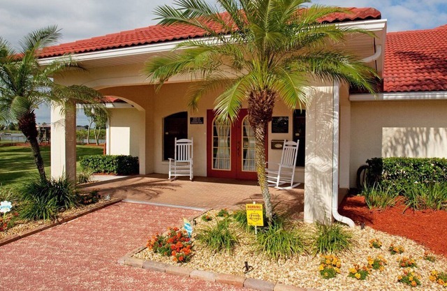 Beautiful 2 bedroom unit at resort, sleeps 6