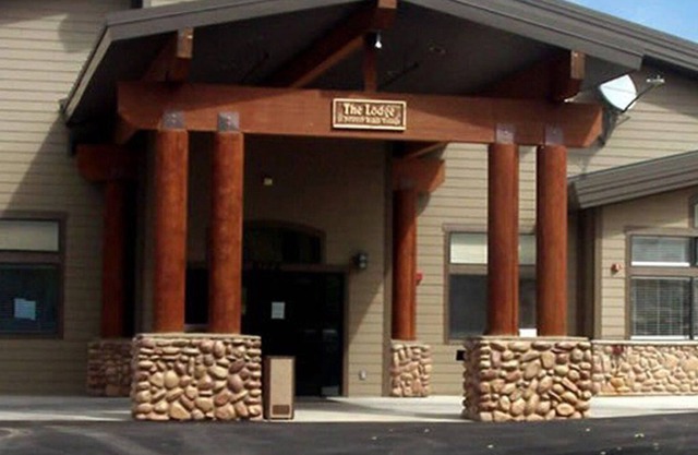 Beautiful 2 bedroom unit at resort, sleeps 9