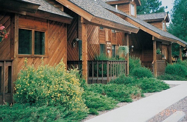 Beautiful 2 bedroom unit at resort, sleeps 6