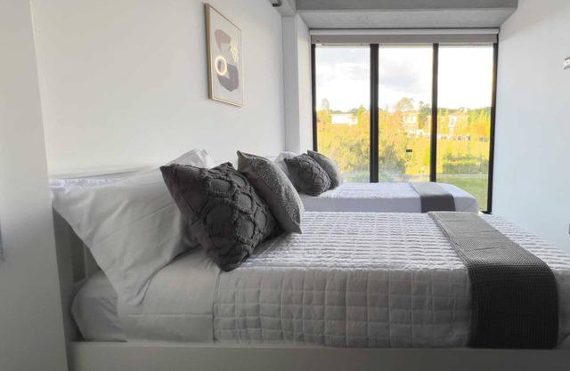 Beautiful 2 Bedroom Apartment 5 min walk from Cayala