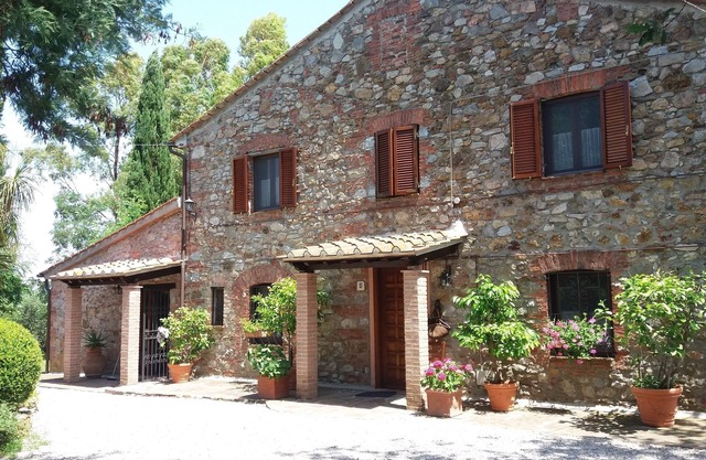 hermosa casa de piedra de 200 años m. Piscina, a 15 minutos del mar