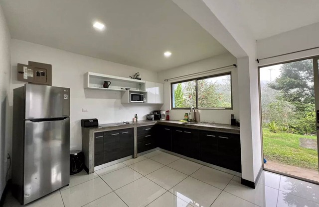 ¡Hermoso 2bdrm 2bath con GRAN VISTA!