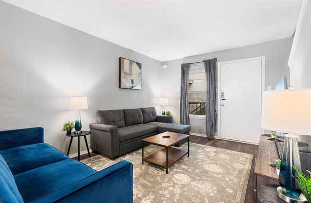 Beautiful 2BR 5 Minutes to UT 4429