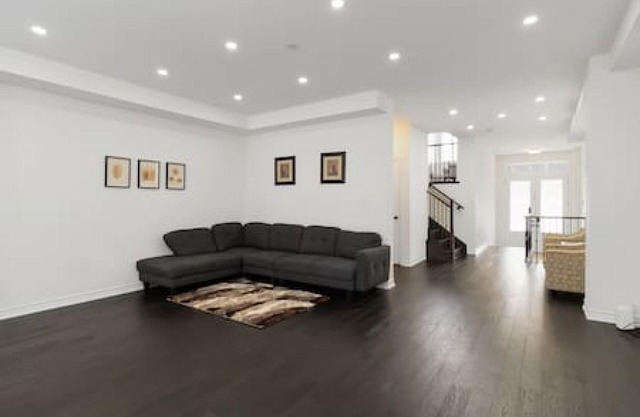 Beautiful 3 BD Home away from Home