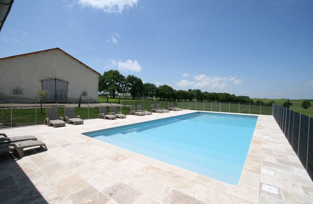 Hermosa casa de campo francesa de 3 dormitorios - Piscina climatizada y jardín - Viñedos