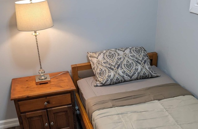 Beautiful 3 Bedroom Unit steps from Balsam Lake