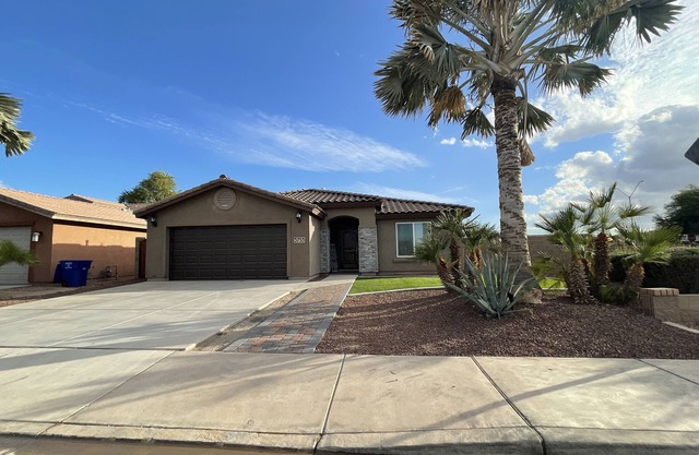 Beautiful 3 bedroom 2 bath house 10 mins from YRMC