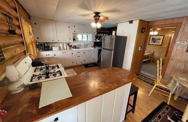 Beautiful 3-bedroom cabin in Remer on Big Sand Lake. Balsam Bay Resort.