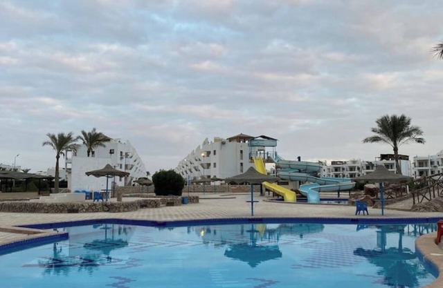 Beautiful 3-Bedroom House with pool