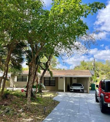 Beautiful 3 Bedroom house in Fort Lauderdale! Hot Tub and Great Location!