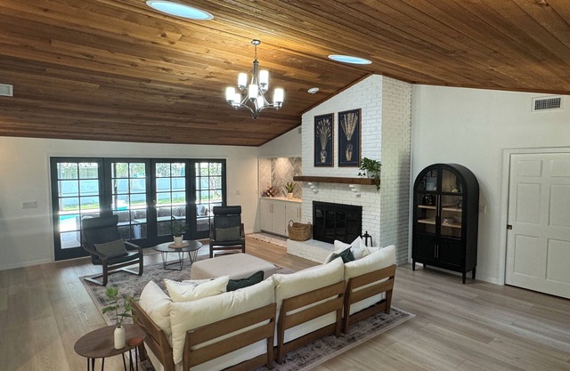 Beautiful 3-bedroom house with Pool in delightful Lake Mary
