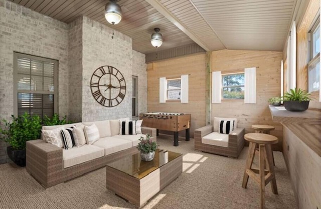 Beautiful 3 Bedroom House in Great Neighborhood