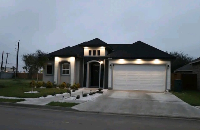 Beautiful 3 bedroom Home on gated community.