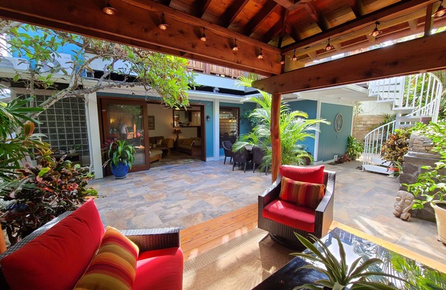 Beautiful 3 Bedroom home near Lanikai beach available September 20-October 20