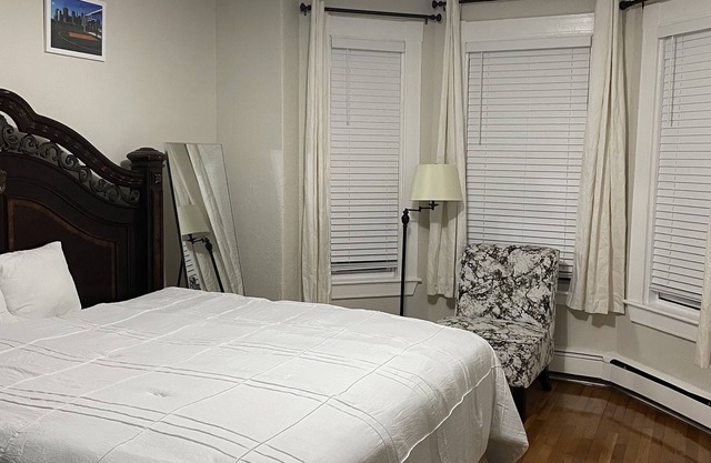 Beautiful 3 Bedroom located 10 minutes from Downtown