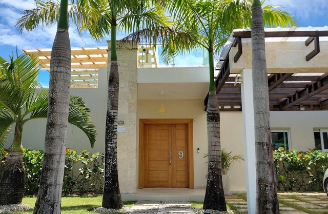 Hermosa villa de 3 dormitorios con piscina privada y patio en la azotea