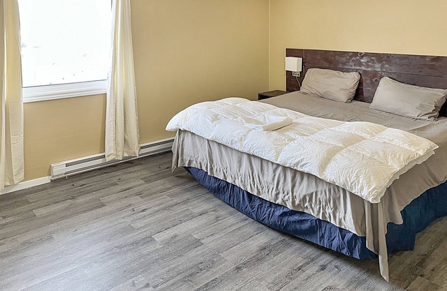Beautiful 3 befroom Apartment ,6 minutes to Costco and many restaurants