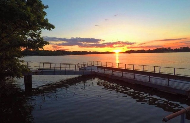 Beautiful 3Bedroom Townhome off Old Hickory Lake.