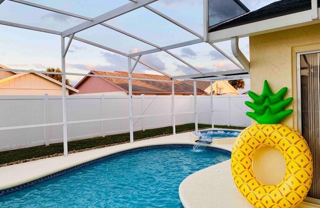 Beautiful 3BR House w/ Private Pool near Disney