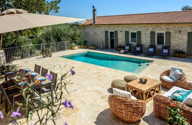 Beautiful 3BR Villa Close to Lakka