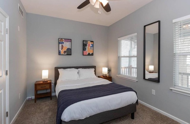 Beautiful 3BR2BA CozySuites 7 min to Lucas Oil