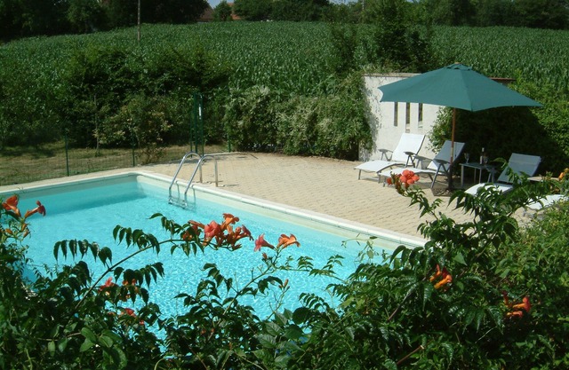 Beautiful 4-bedroom villa with inground pool in Jumilhac-le-Grand