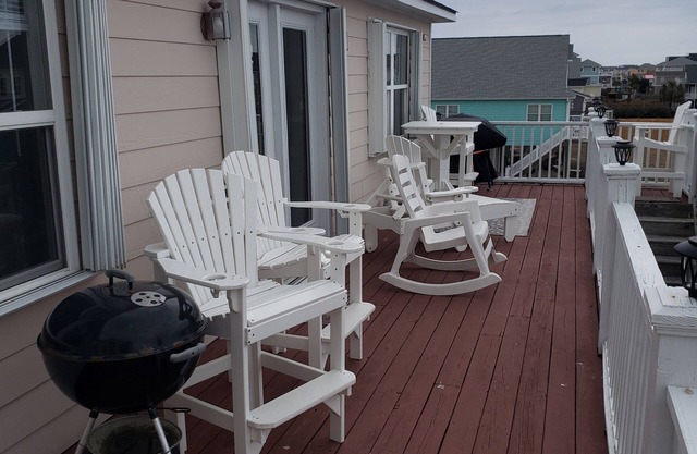 Beautiful 4 bed 3 bath beach cottage with wonderful ocean views