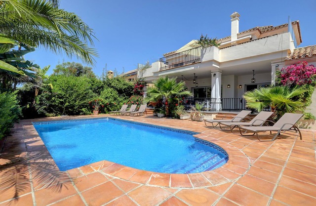 Beautiful 4 Bed Villa ⭐ Heated Pool ⭐ 650m Beach & Dunas de Artola