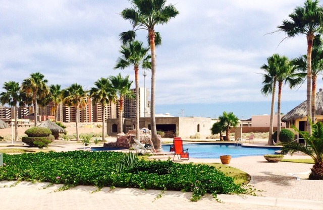 Hermosa propiedad de 4 dormitorios en Rocky Point.