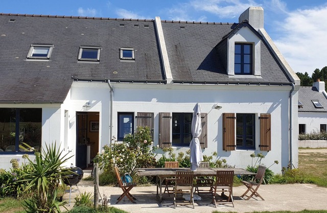 Beautiful 4* belleiloise house with private enclosed garden