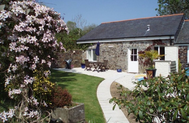 Beautiful 4* Cottage in a peaceful, rural setting with Country Club membership.