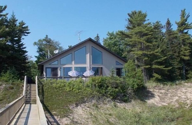 Hermosa casa en el lago Michigan a 200 pies de Pristine Lake Michigan Beach