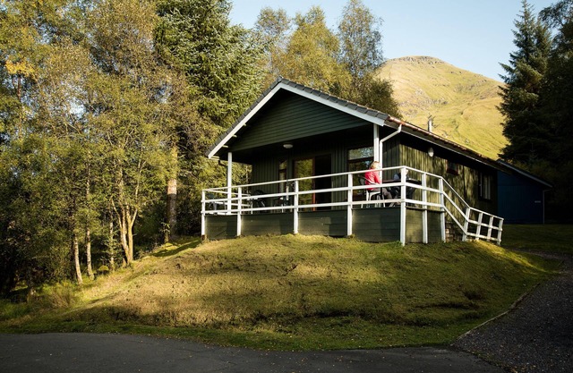 Hermoso chalet de 4 estrellas y 2 dormitorios con impresionantes vistas al lago y a la montaña